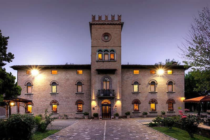 Hotel Castello Модена Экстерьер фото